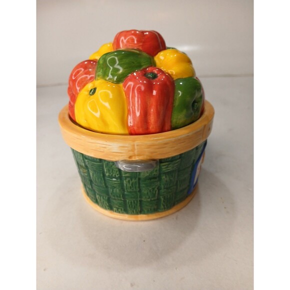 Cooks Club Vtg Ceramic Salt & Pepper Shakers Fresh Pikt Peppers Basket Green Red - Picture 7 of 9